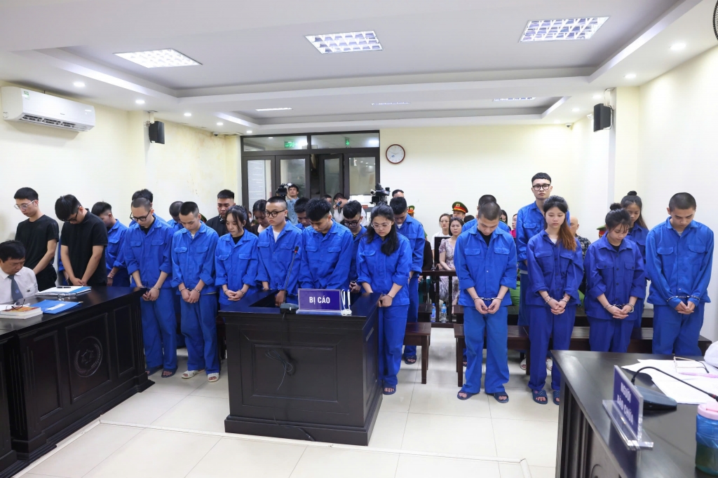 oàn cảnh phiên xét xử ngày 22-4 tại Toà án Nhân dân quận Hoàn Kiếm. Ảnh: Phạm Kiên